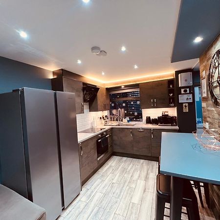 Modern Suites -5 Bedroom House- With Free Parking Birmingham City Dış mekan fotoğraf