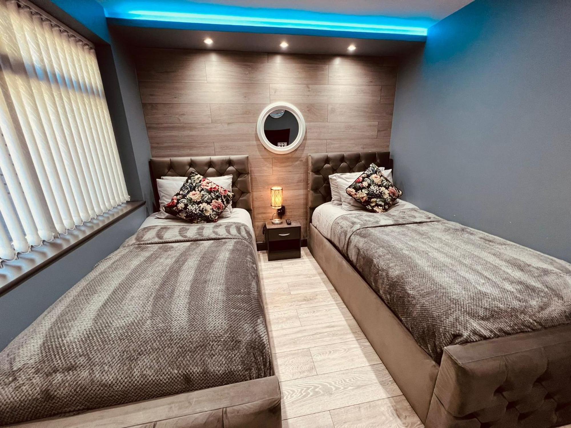 Modern Suites -5 Bedroom House- With Free Parking Birmingham City Dış mekan fotoğraf