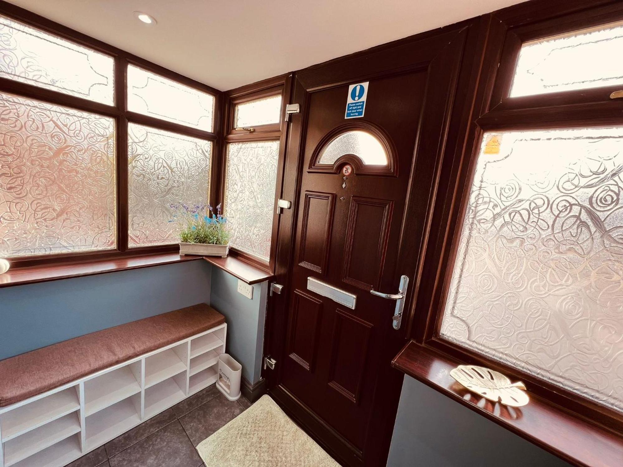Modern Suites -5 Bedroom House- With Free Parking Birmingham City Dış mekan fotoğraf