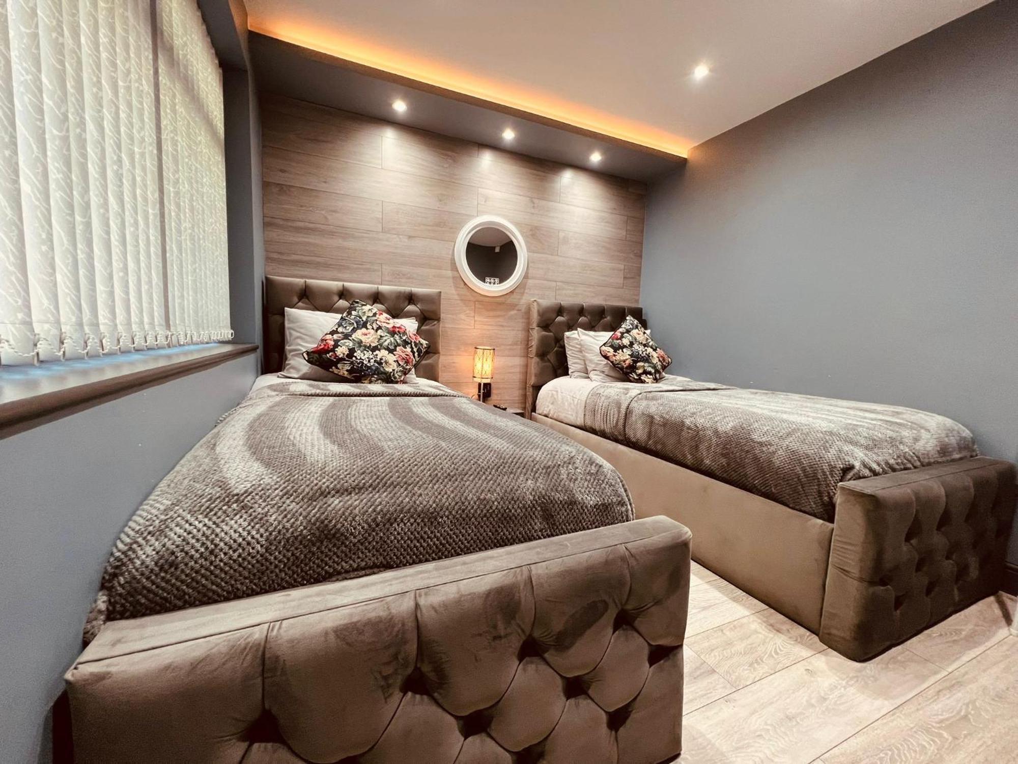 Modern Suites -5 Bedroom House- With Free Parking Birmingham City Dış mekan fotoğraf