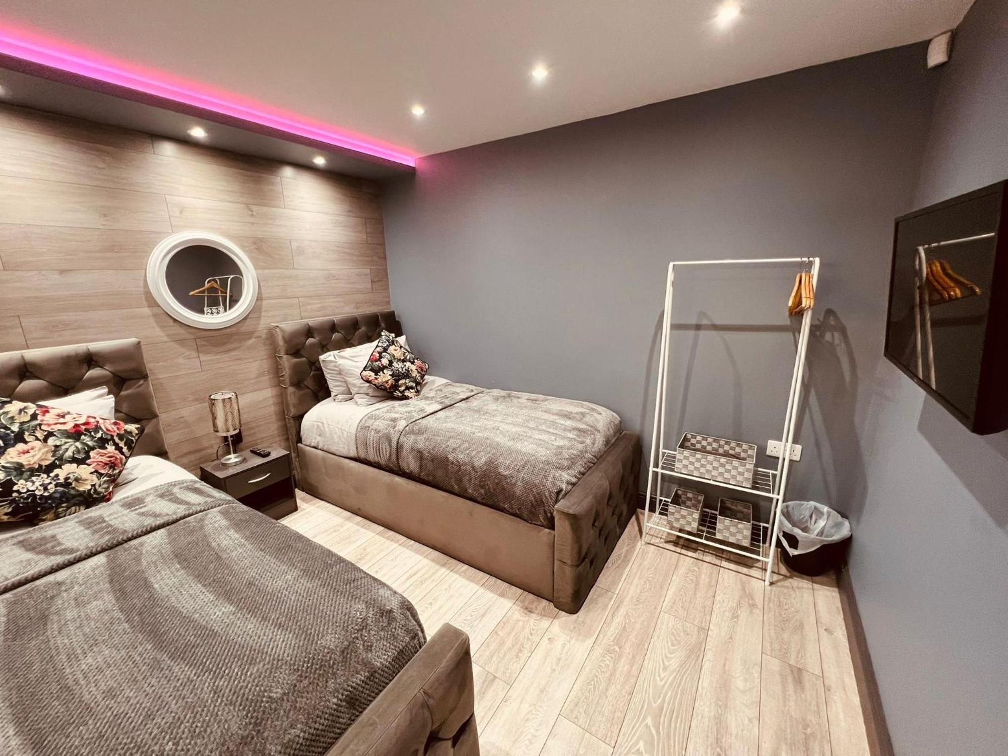 Modern Suites -5 Bedroom House- With Free Parking Birmingham City Dış mekan fotoğraf