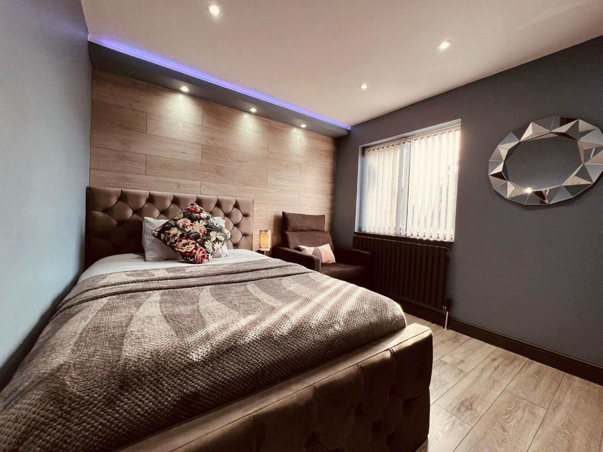 Modern Suites -5 Bedroom House- With Free Parking Birmingham City Dış mekan fotoğraf