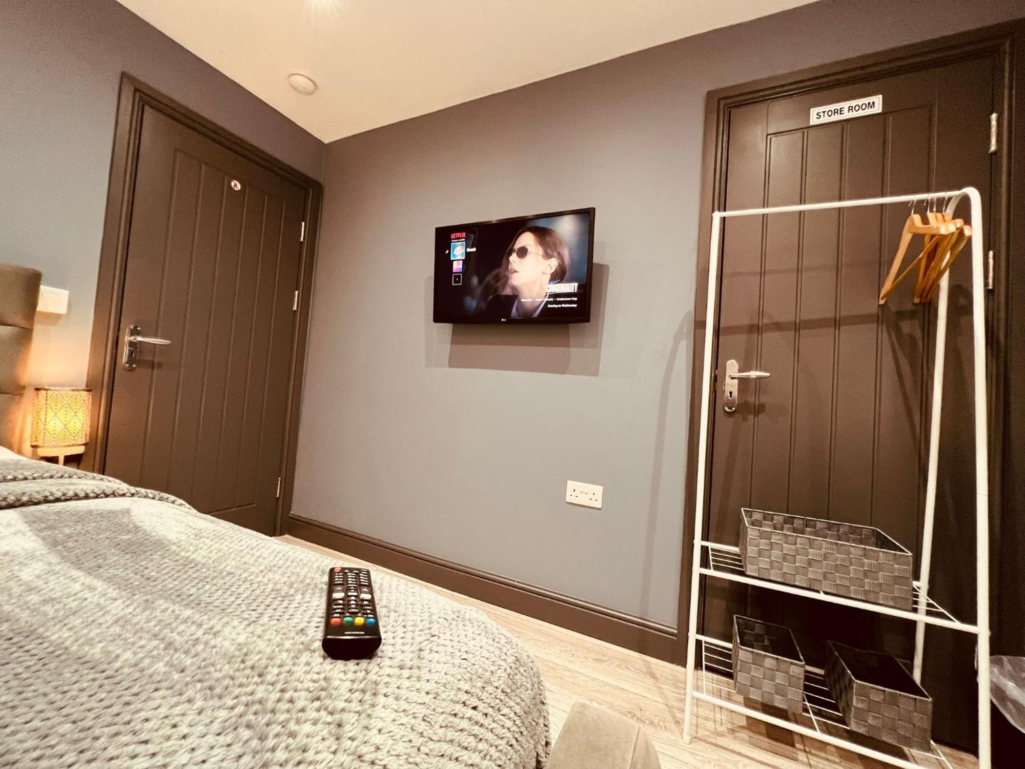 Modern Suites -5 Bedroom House- With Free Parking Birmingham City Dış mekan fotoğraf