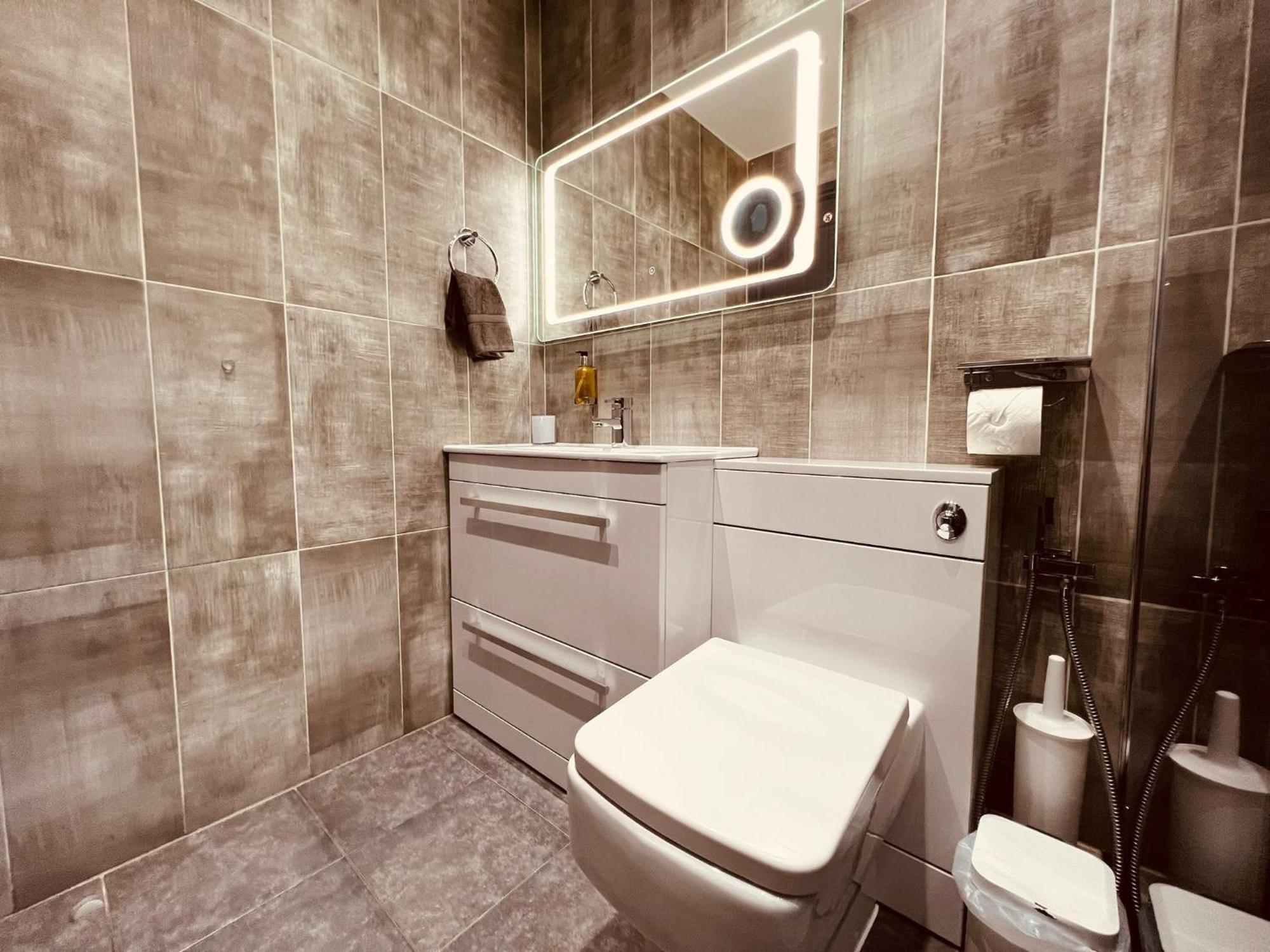 Modern Suites -5 Bedroom House- With Free Parking Birmingham City Dış mekan fotoğraf