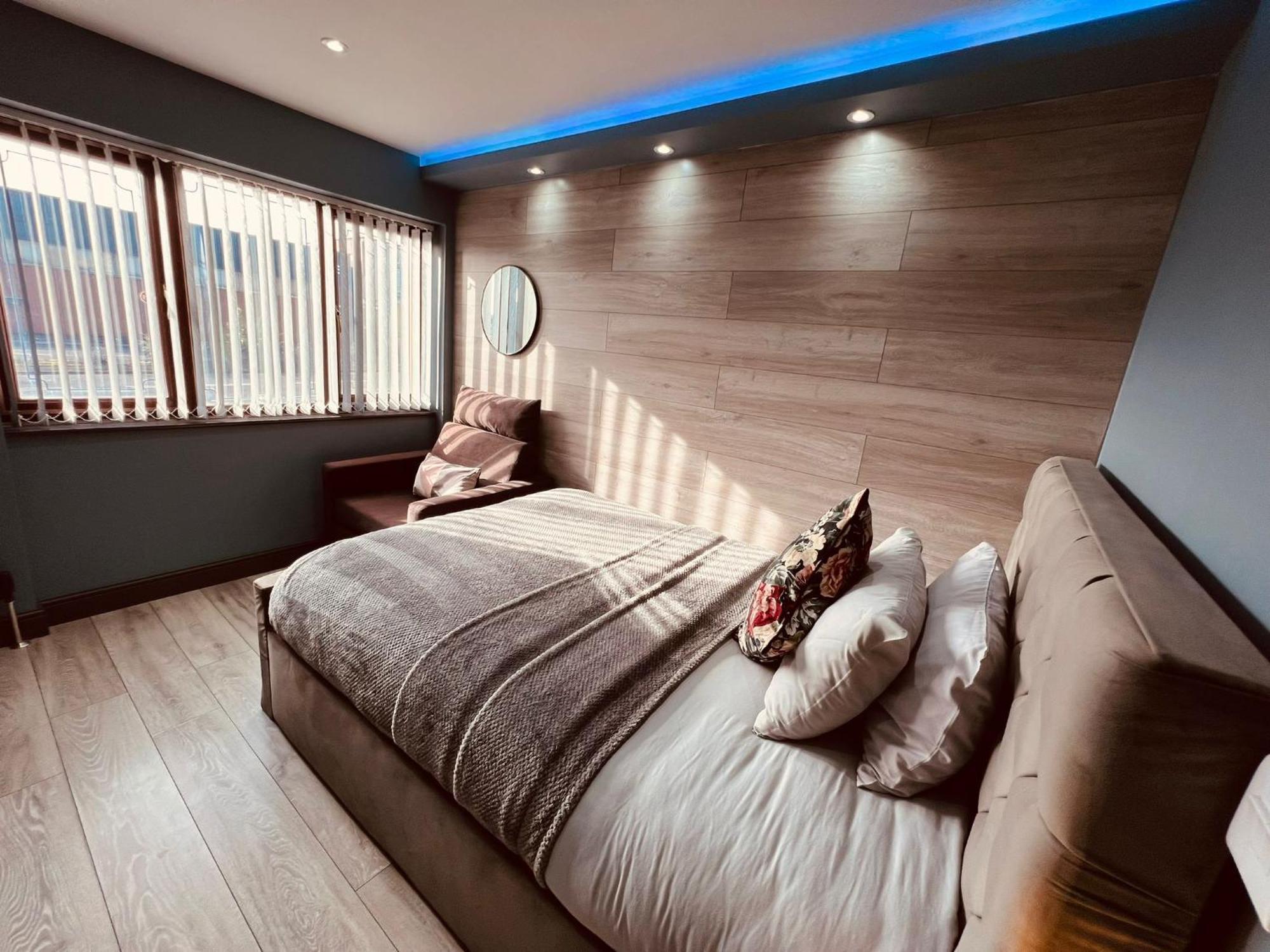 Modern Suites -5 Bedroom House- With Free Parking Birmingham City Dış mekan fotoğraf
