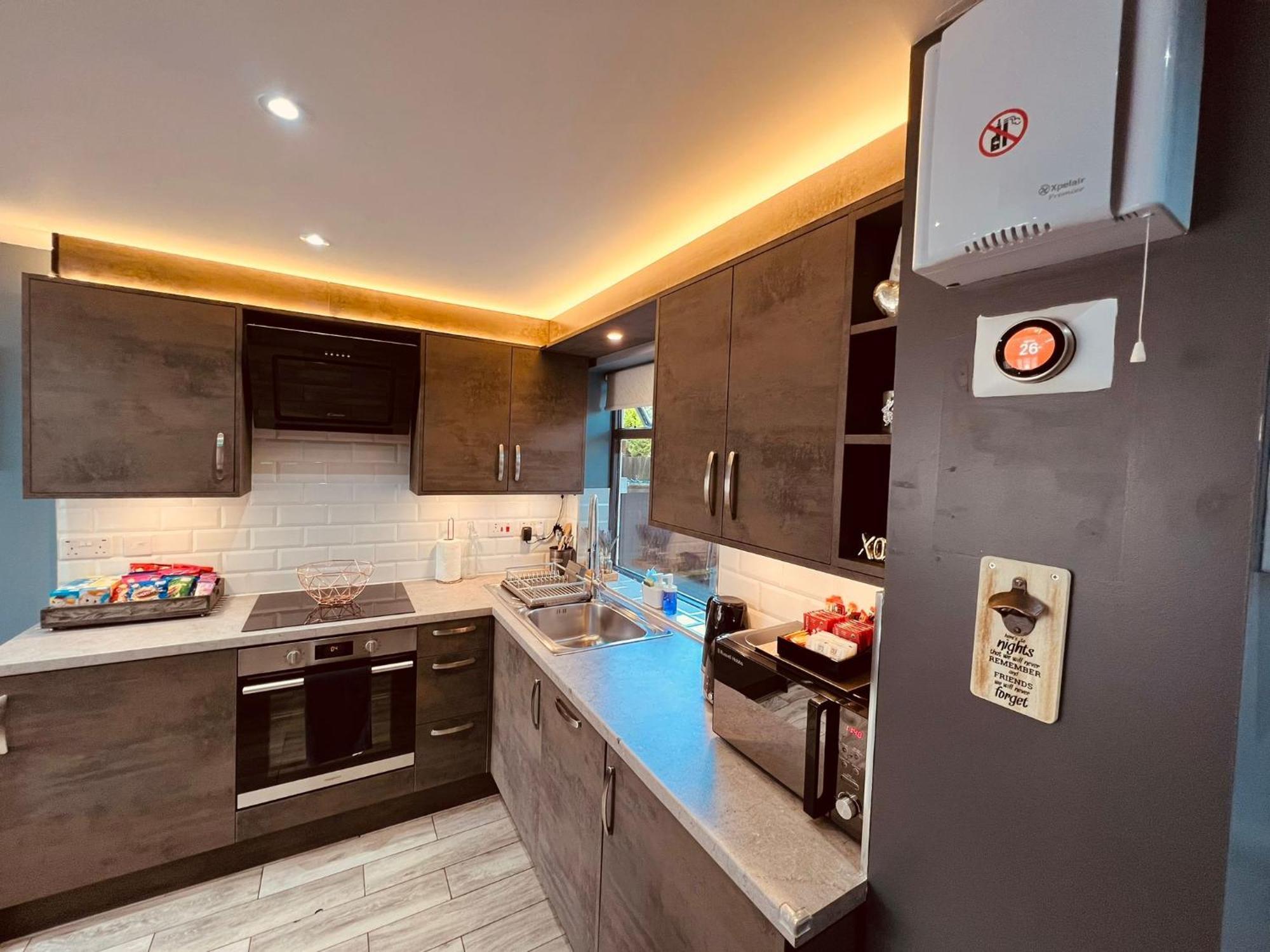 Modern Suites -5 Bedroom House- With Free Parking Birmingham City Dış mekan fotoğraf