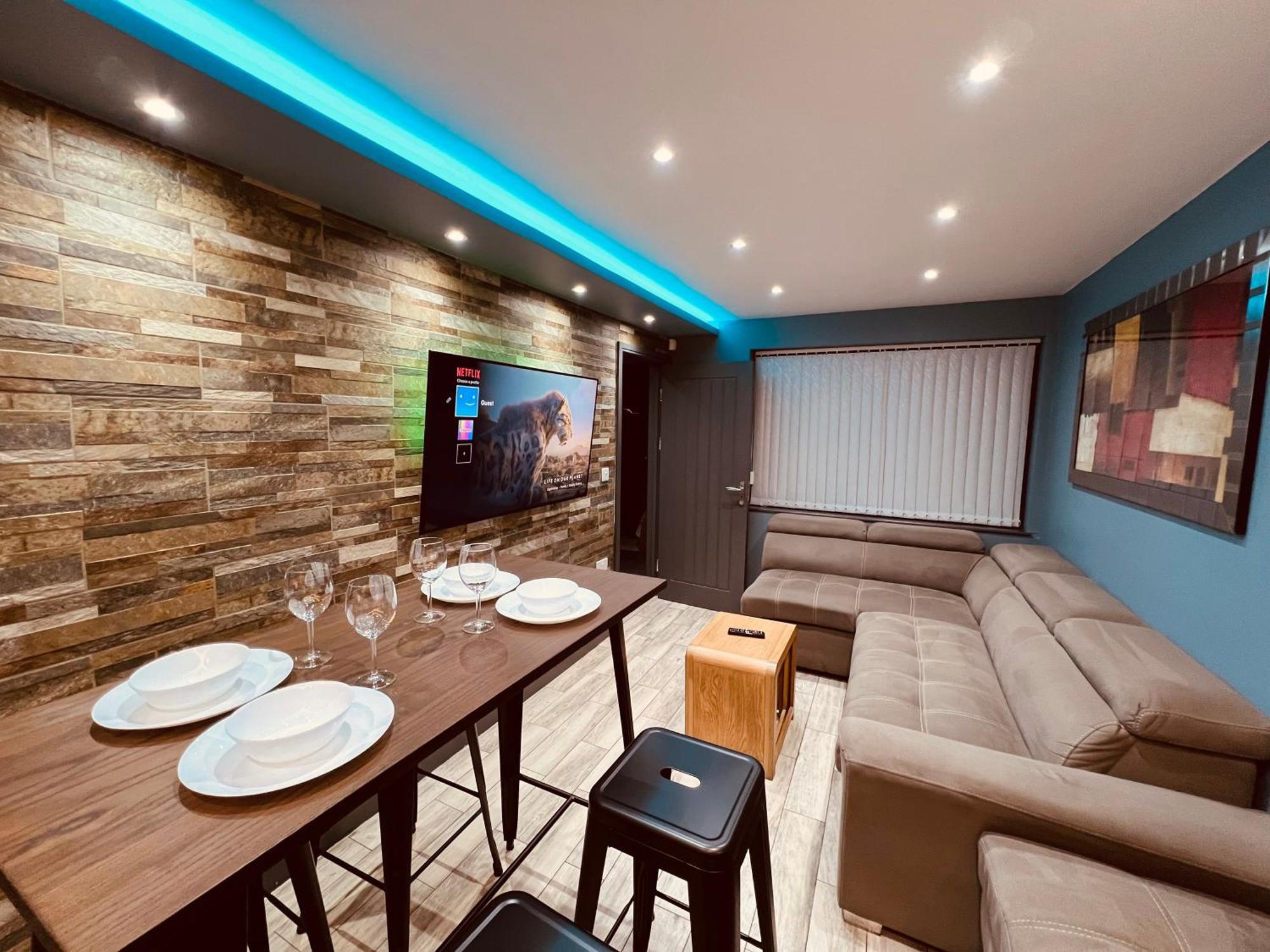 Modern Suites -5 Bedroom House- With Free Parking Birmingham City Dış mekan fotoğraf