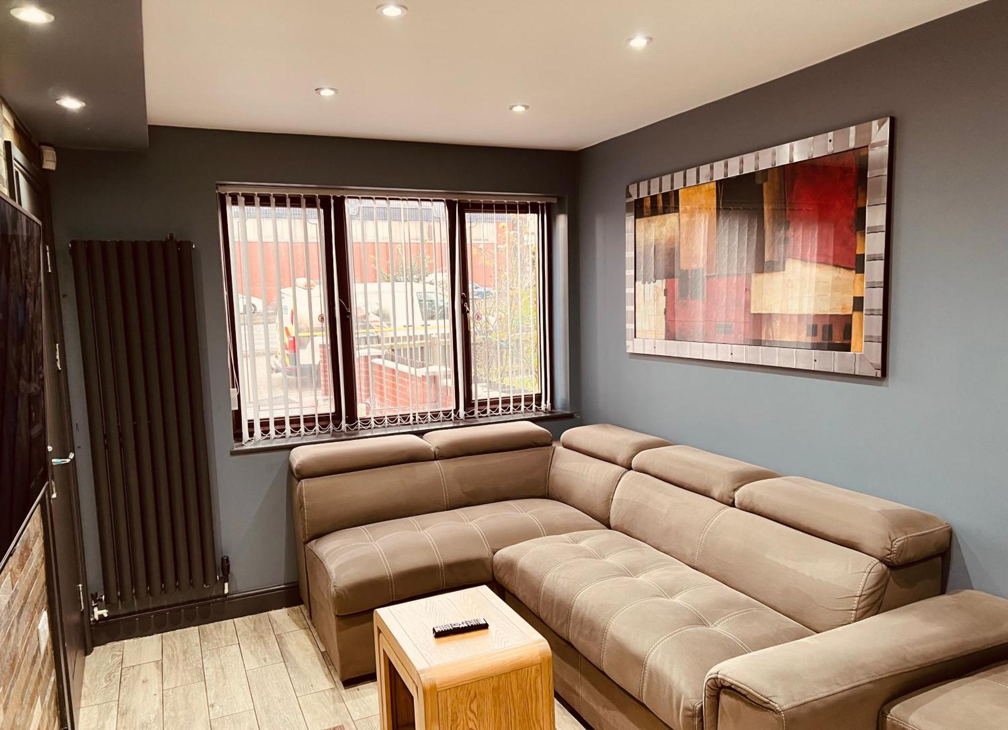 Modern Suites -5 Bedroom House- With Free Parking Birmingham City Dış mekan fotoğraf
