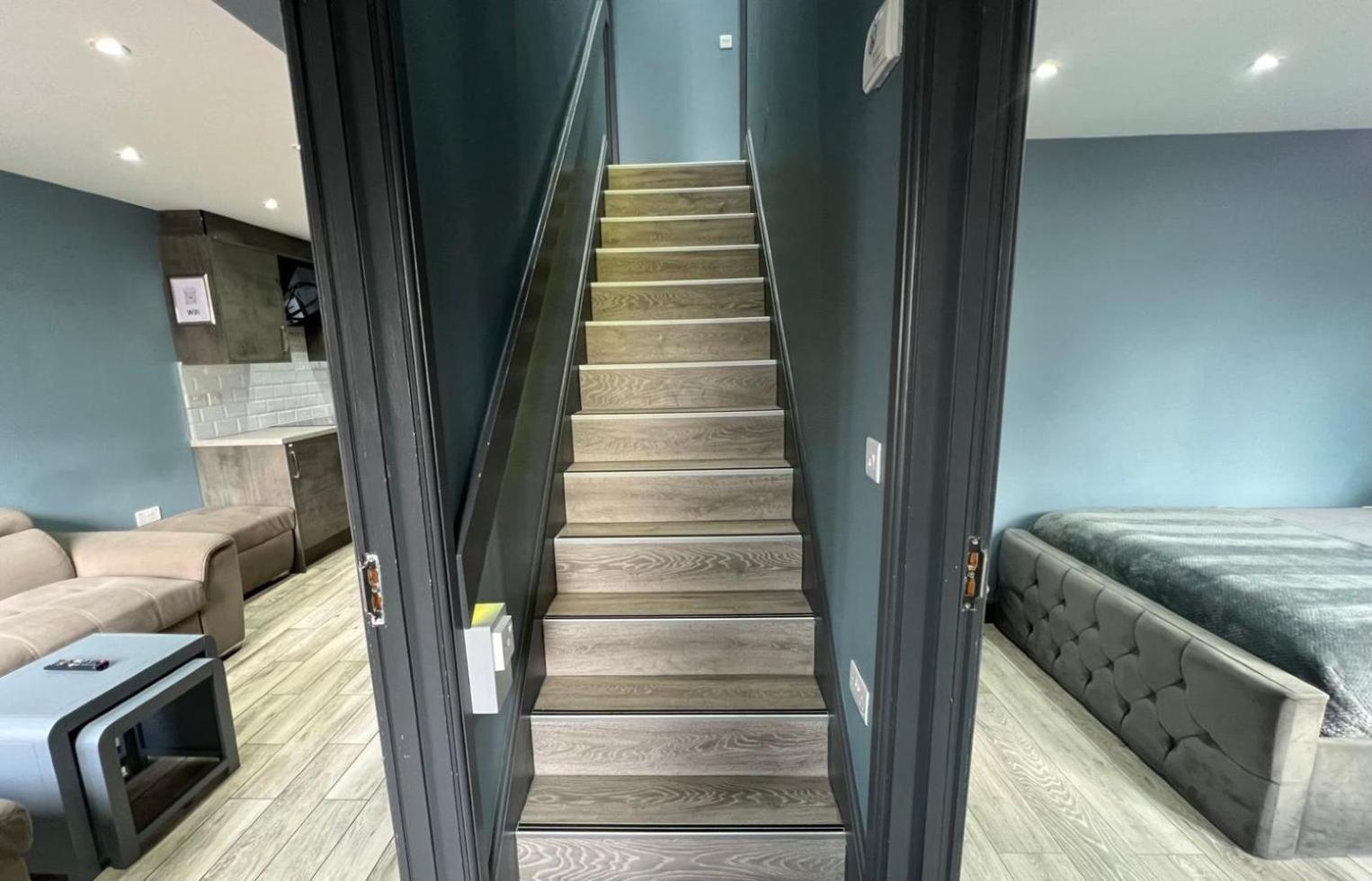 Modern Suites -5 Bedroom House- With Free Parking Birmingham City Dış mekan fotoğraf