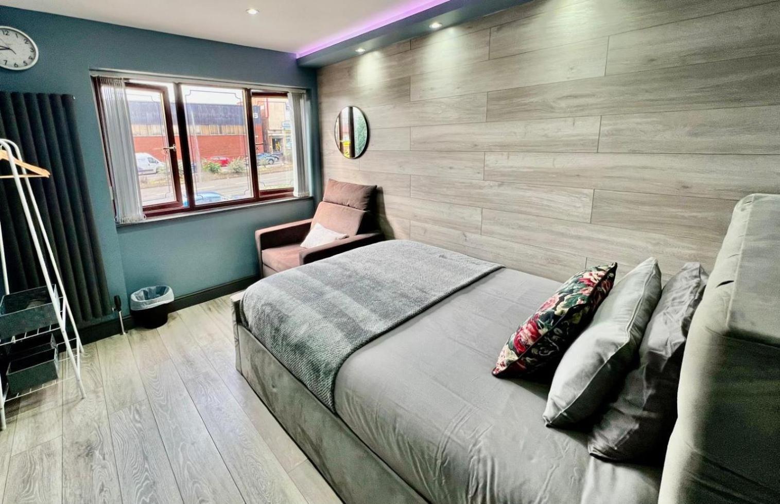 Modern Suites -5 Bedroom House- With Free Parking Birmingham City Dış mekan fotoğraf