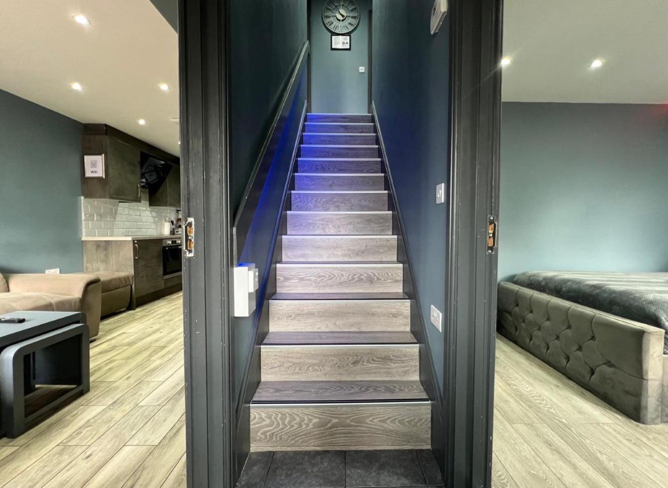 Modern Suites -5 Bedroom House- With Free Parking Birmingham City Dış mekan fotoğraf