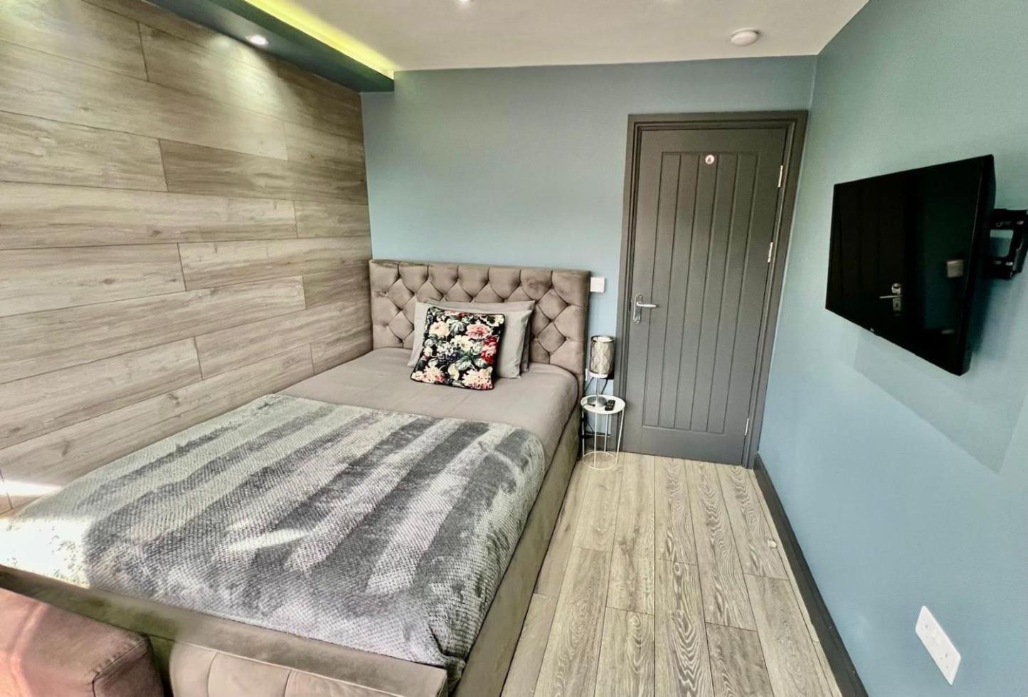 Modern Suites -5 Bedroom House- With Free Parking Birmingham City Dış mekan fotoğraf