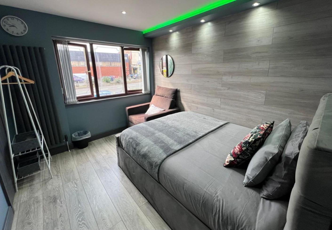 Modern Suites -5 Bedroom House- With Free Parking Birmingham City Dış mekan fotoğraf