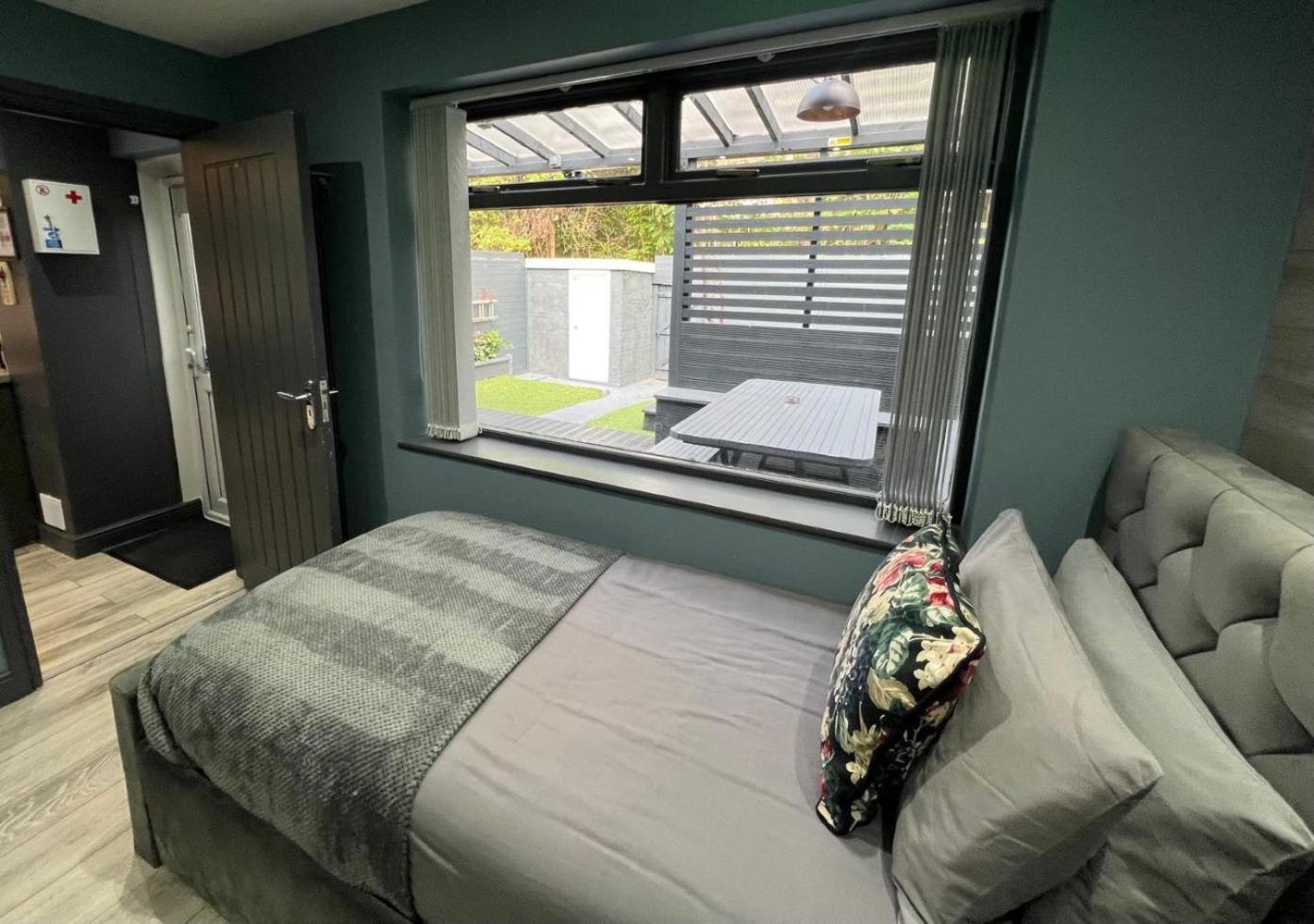 Modern Suites -5 Bedroom House- With Free Parking Birmingham City Dış mekan fotoğraf