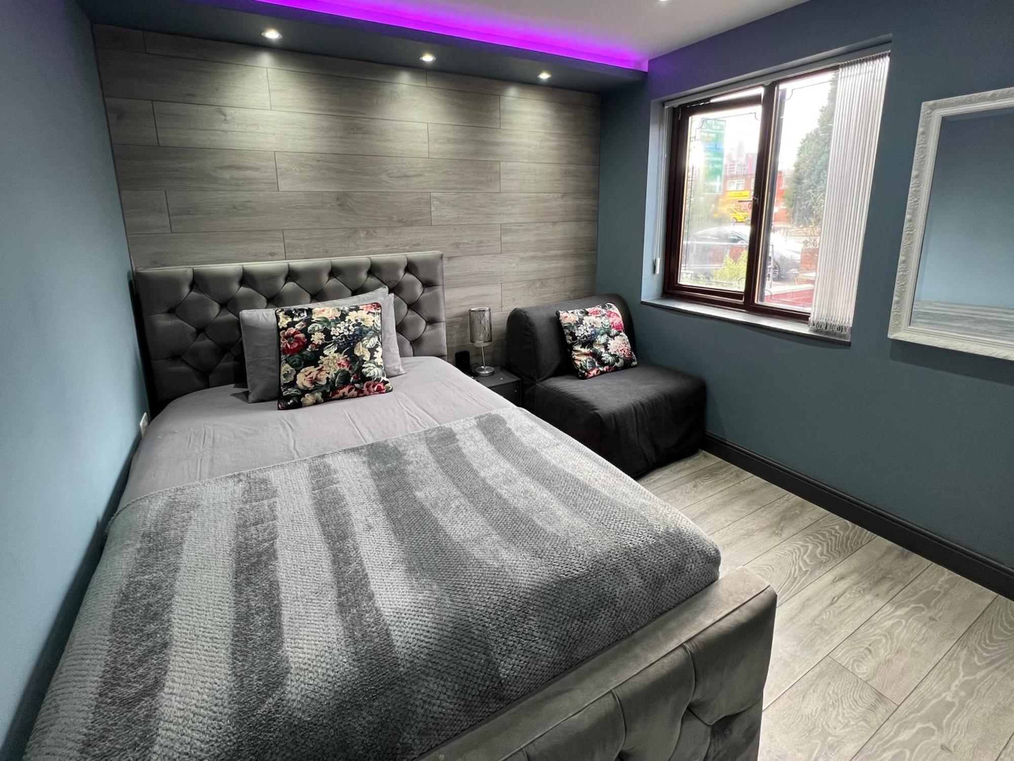 Modern Suites -5 Bedroom House- With Free Parking Birmingham City Dış mekan fotoğraf